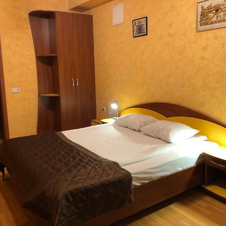 Comfort Hotel Kiev Esterno foto