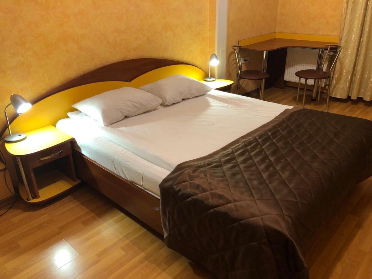 Comfort Hotel Kiev Esterno foto