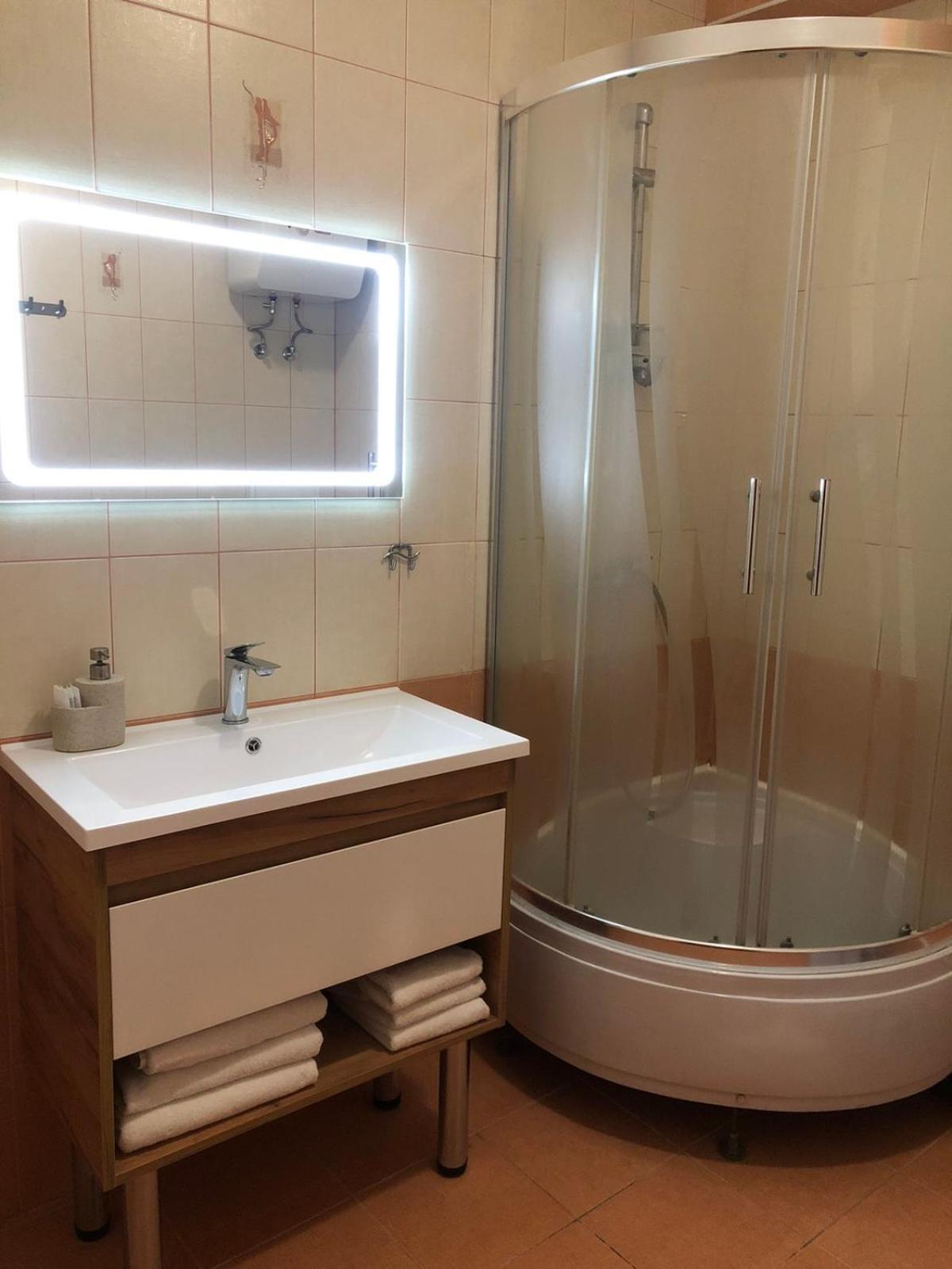 Comfort Hotel Kiev Esterno foto