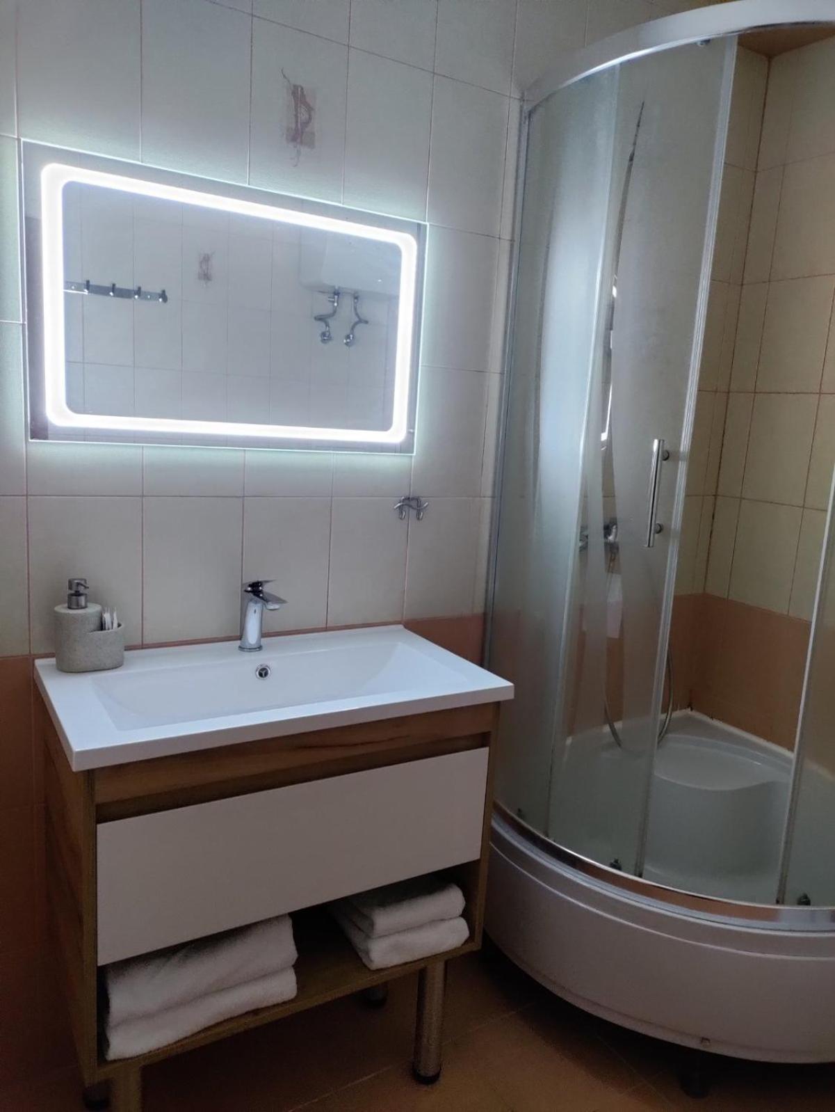 Comfort Hotel Kiev Esterno foto