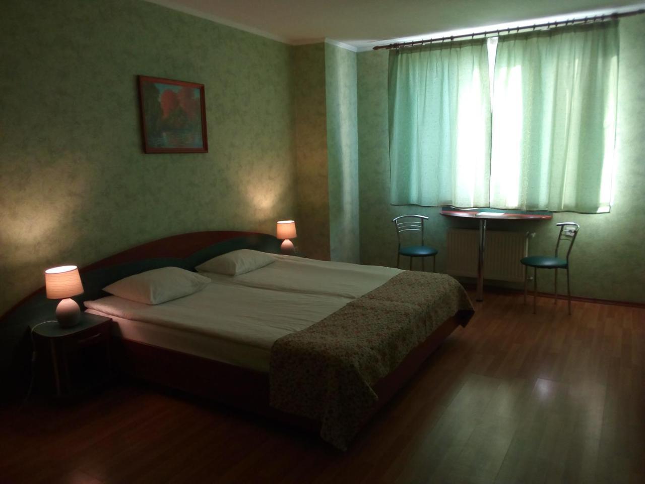 Comfort Hotel Kiev Esterno foto